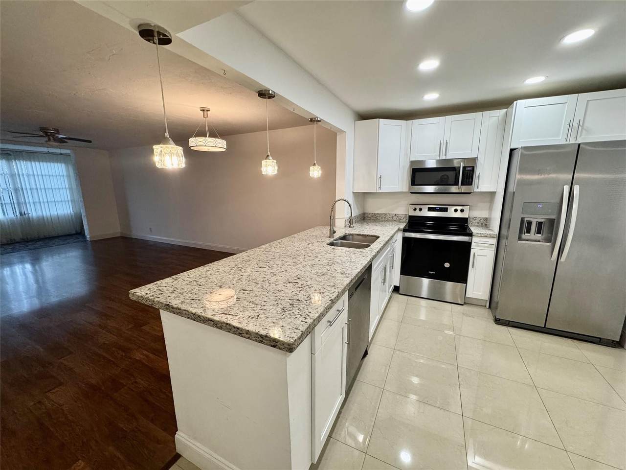 2821 Somerset Drive - Photo 1
