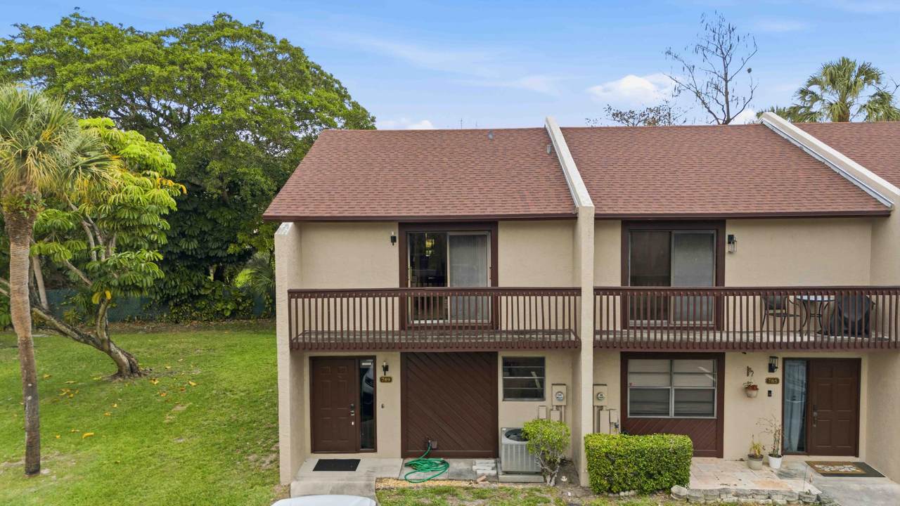 789 47th Street - Photo 1