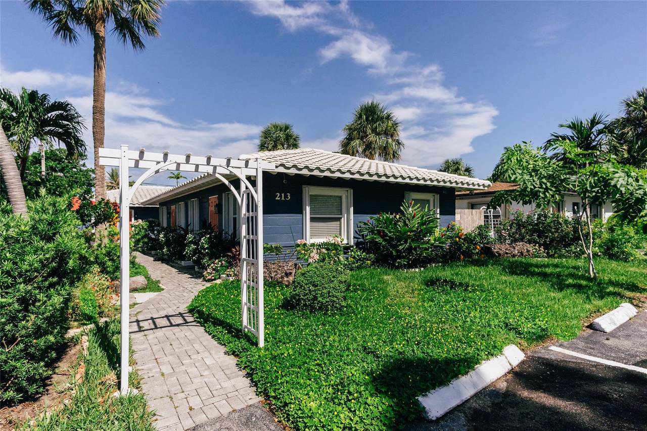 213 Hibiscus Avenue - Photo 1