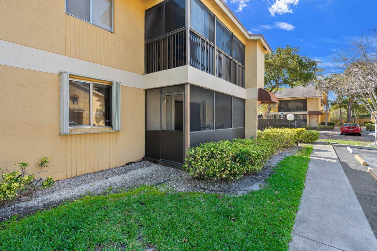 3053 Oakland Forest Drive - Photo 1