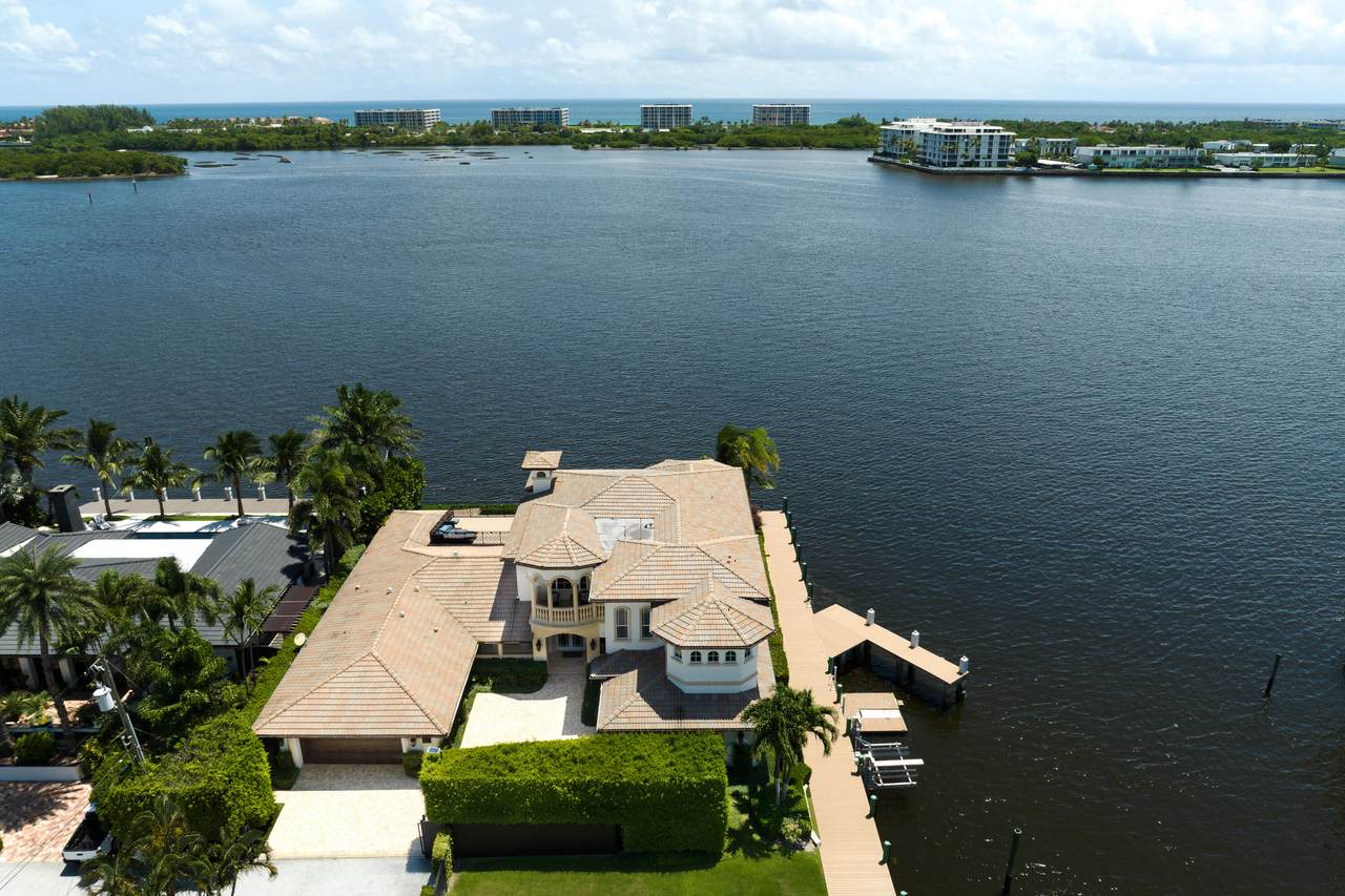 https://bt-photos.global.ssl.fastly.net/beaches/1280_boomver_2_R11043726-2.jpg