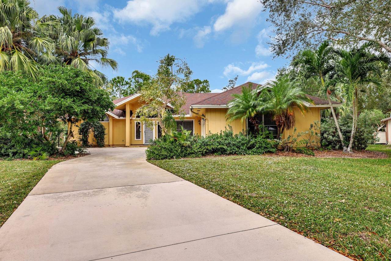 1643 Gregor Way - Photo 1