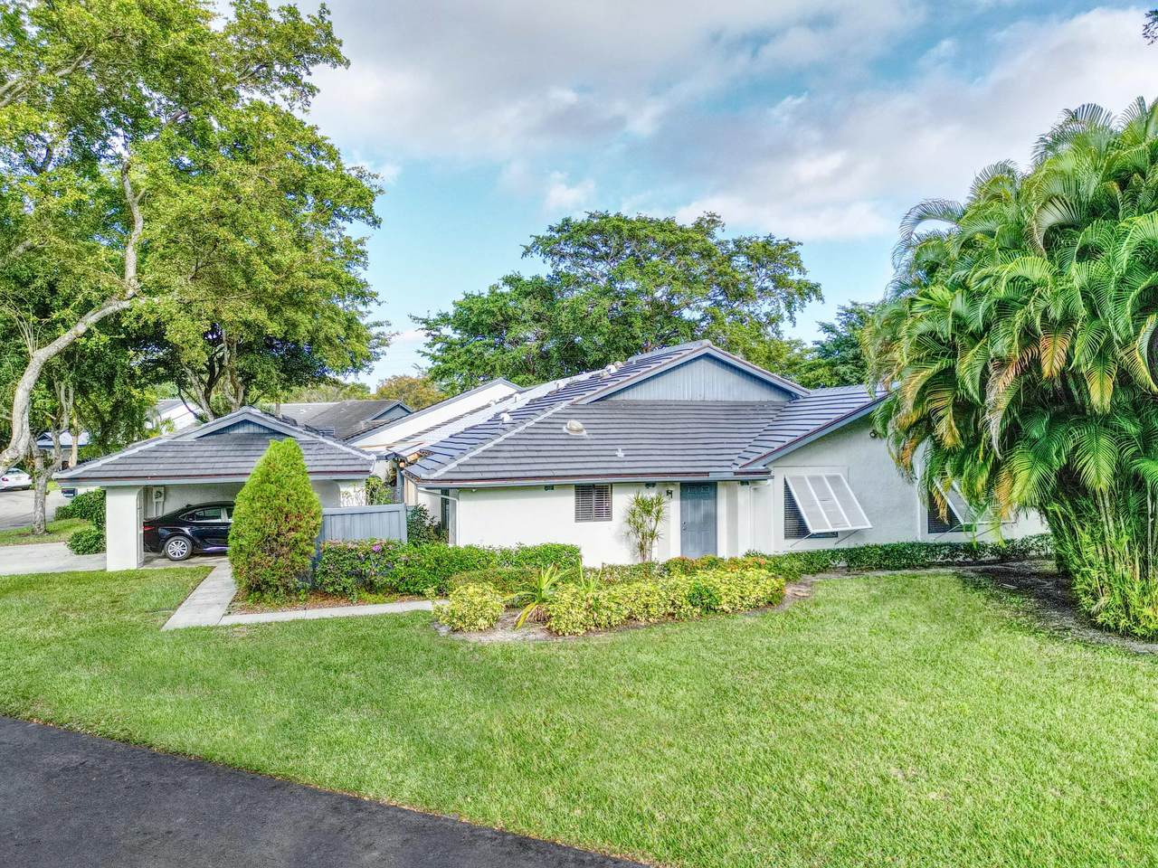 10088 Laurelwood Place - Photo 1
