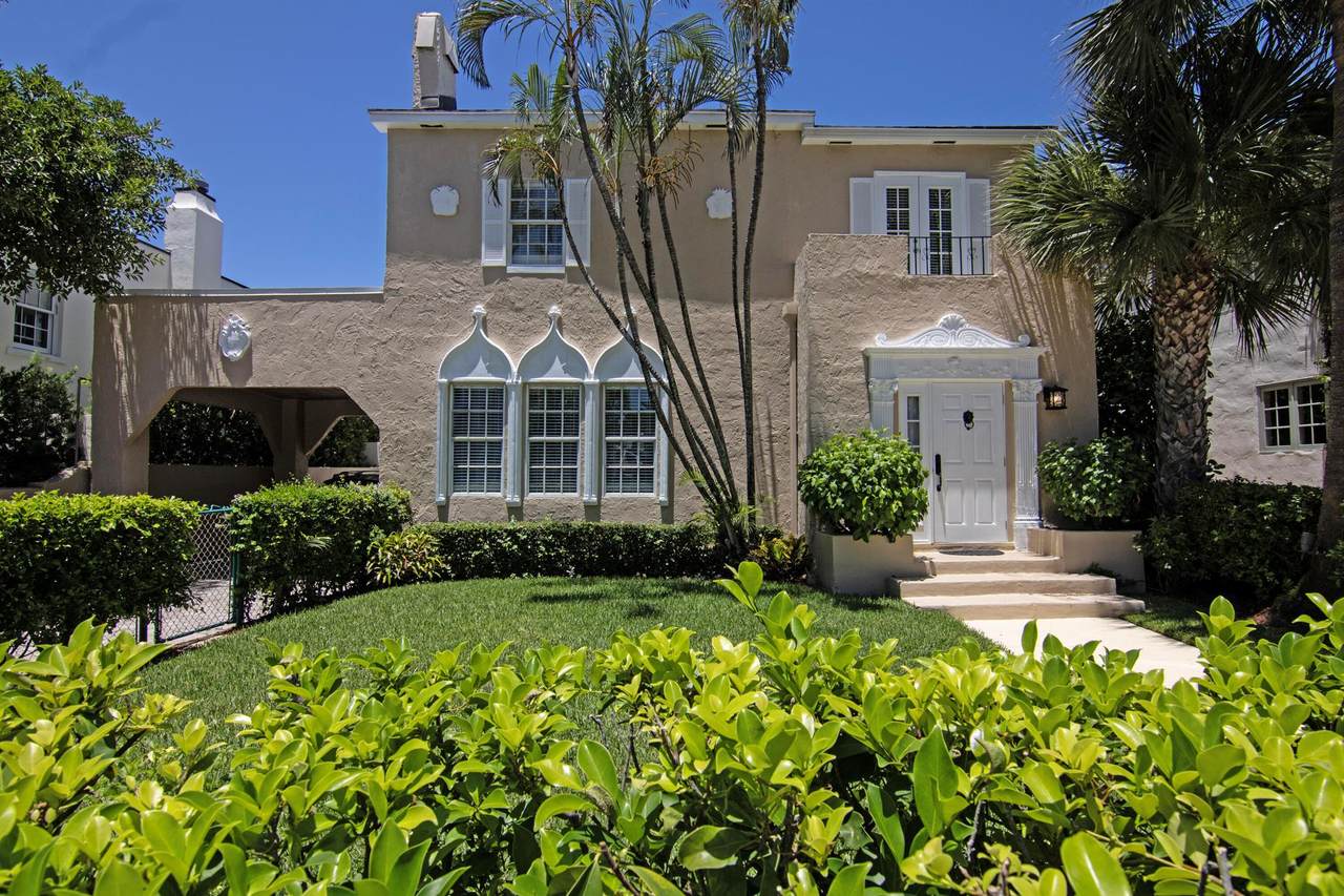 211 Seaspray Avenue - Photo 1