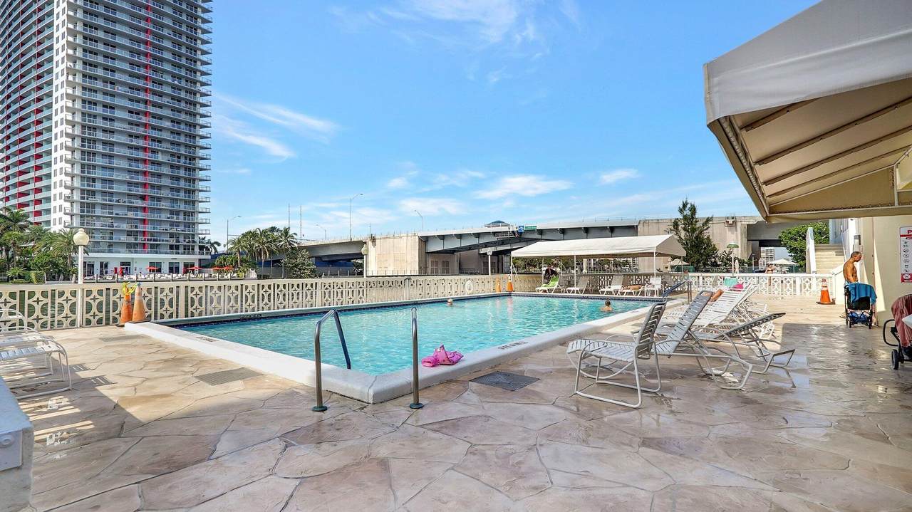 1825 Ocean Dr Drive - Photo 1