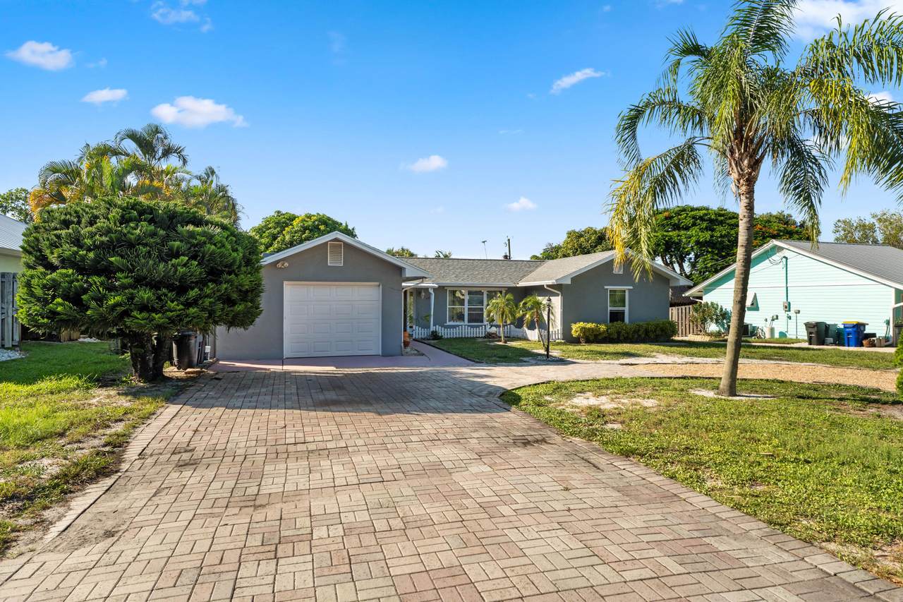 4805 Manatee Terrace - Photo 1