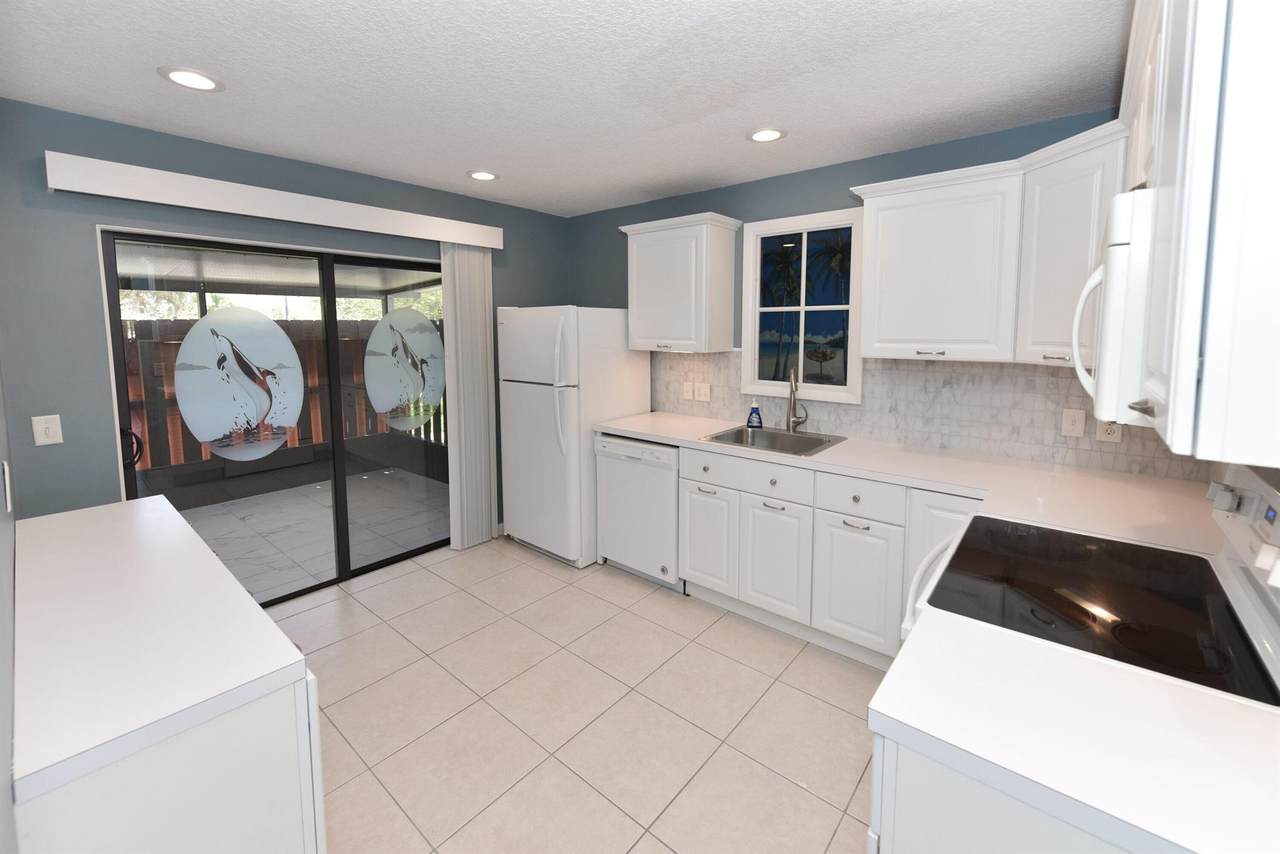 7914 Villa Circle - Photo 1