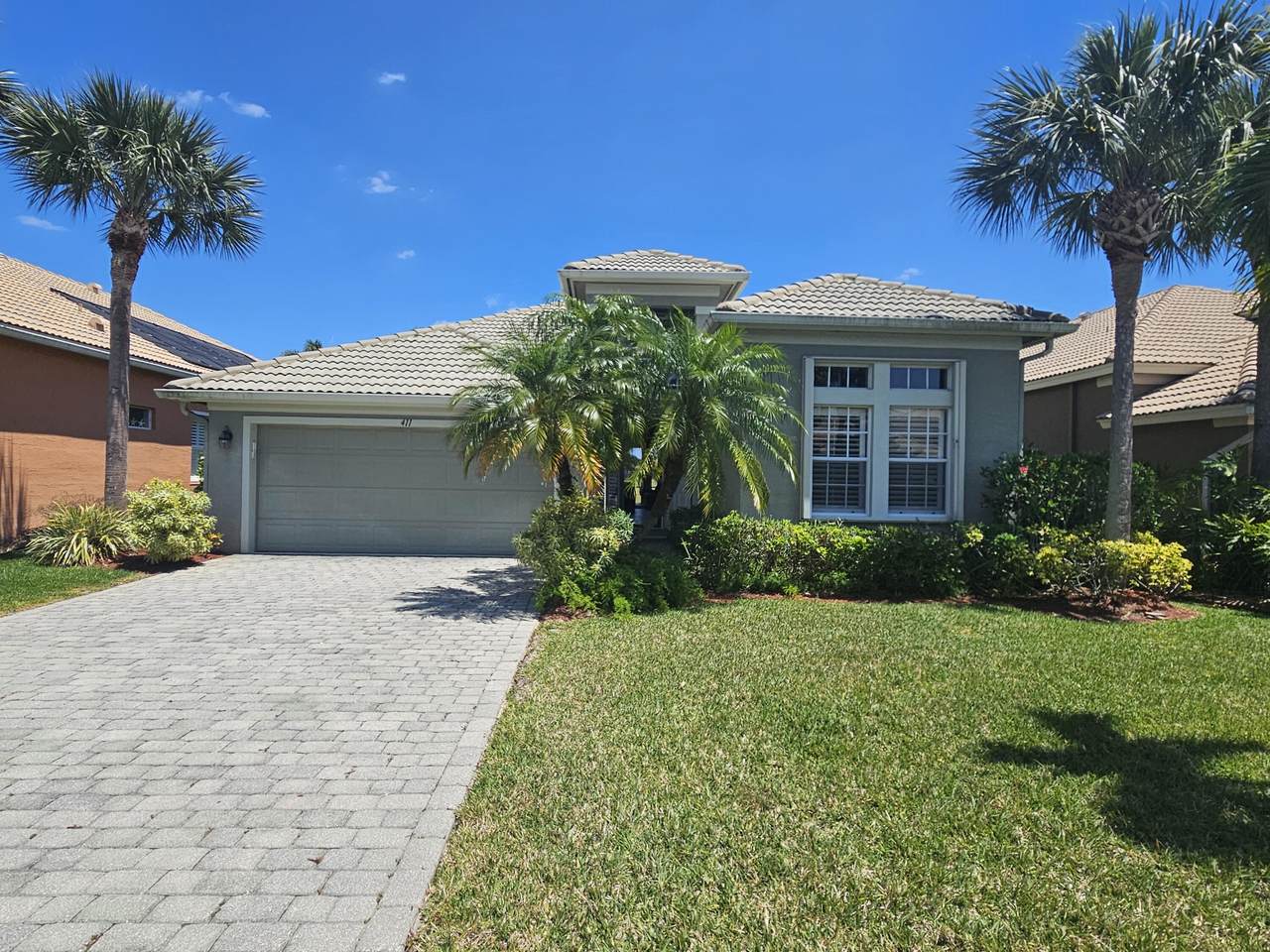411 Stratford Lane - Photo 1
