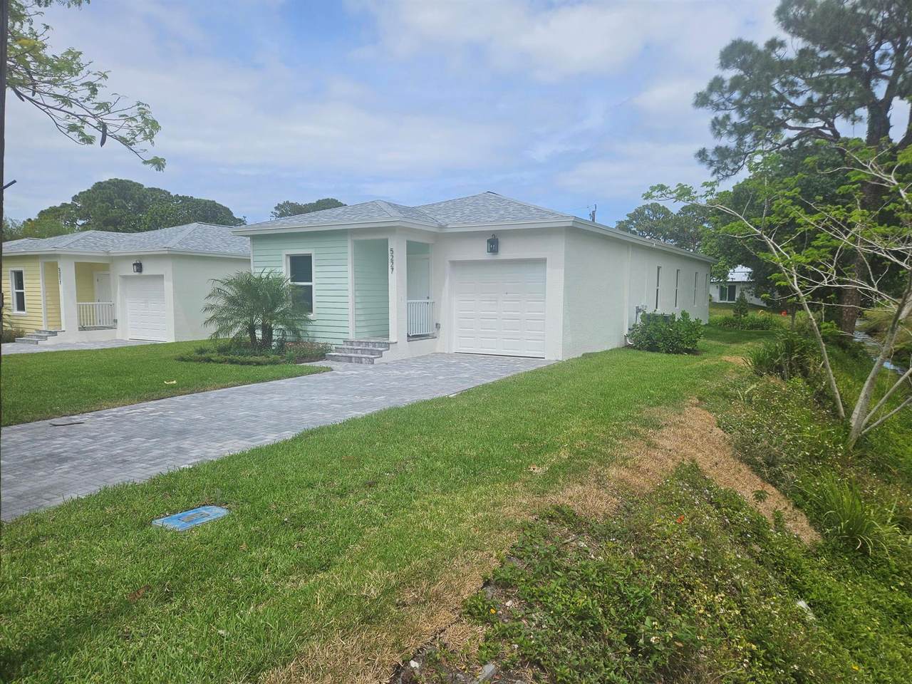 5227 Isabelita Avenue - Photo 1