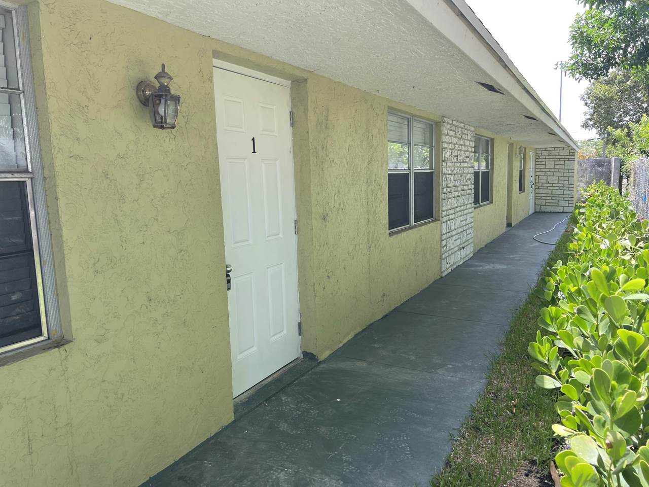 1611 Johnson Street - Photo 1