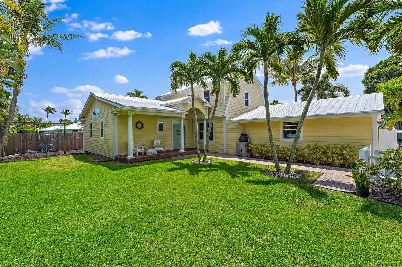 715 Warren Drive - Photo 1