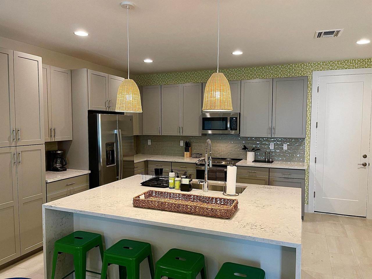 3860 Lambert Avenue - Photo 1