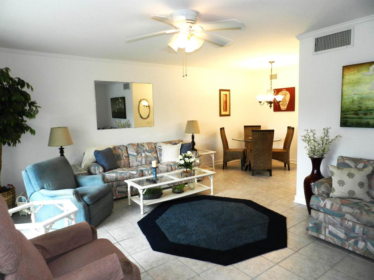 320 North Boulevard - Photo 1