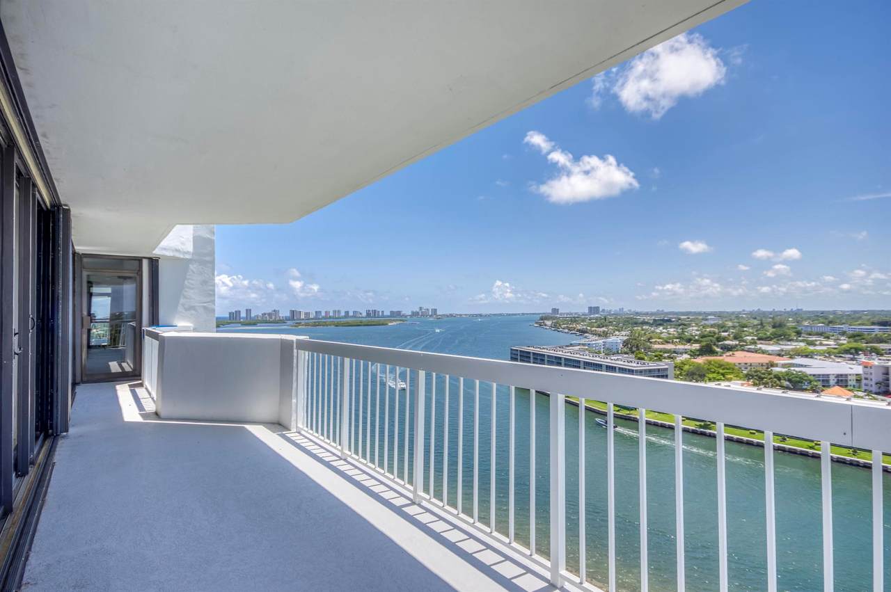 123 Lakeshore Drive - Photo 1
