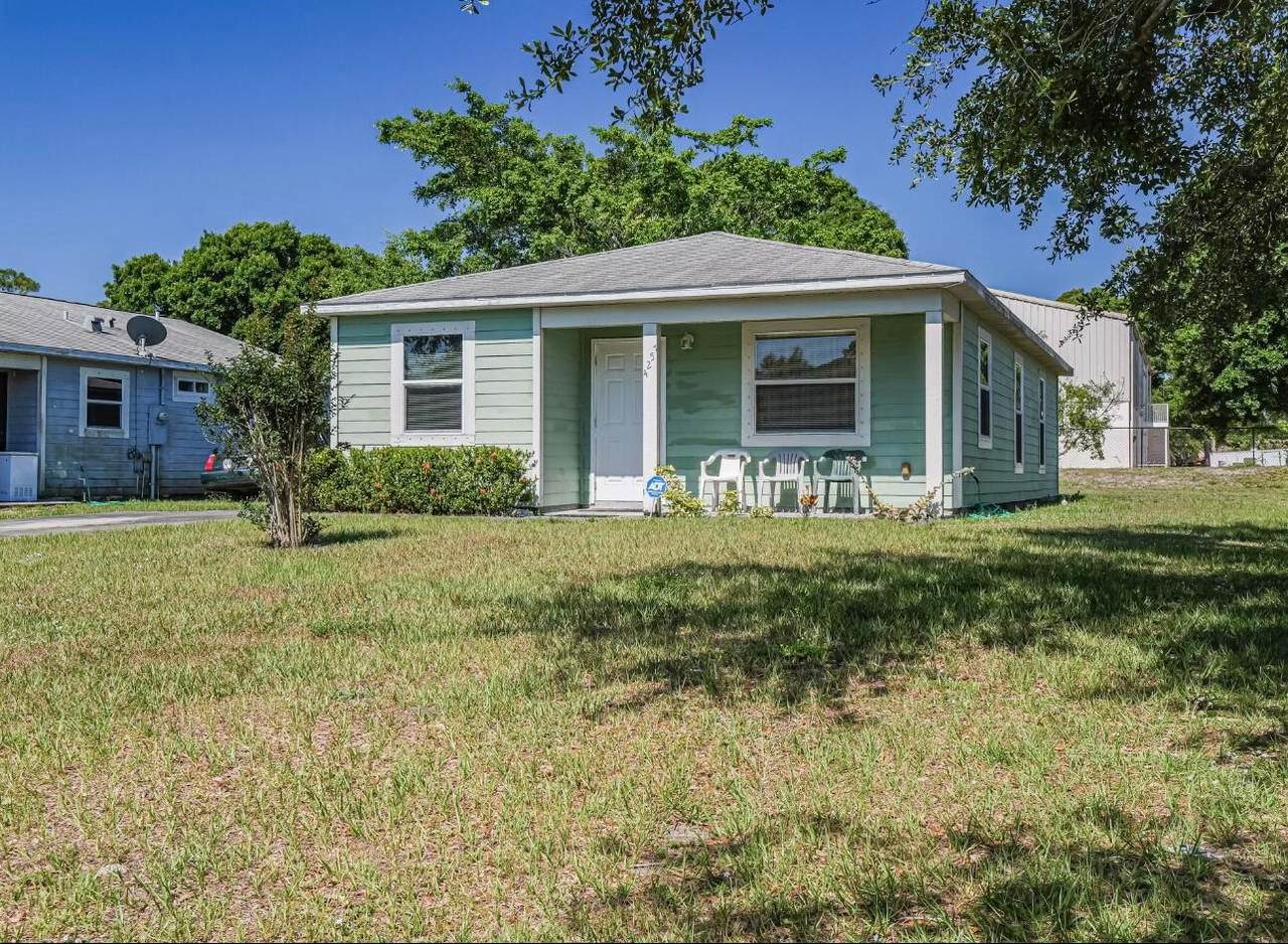 4257 36th Court - Photo 1
