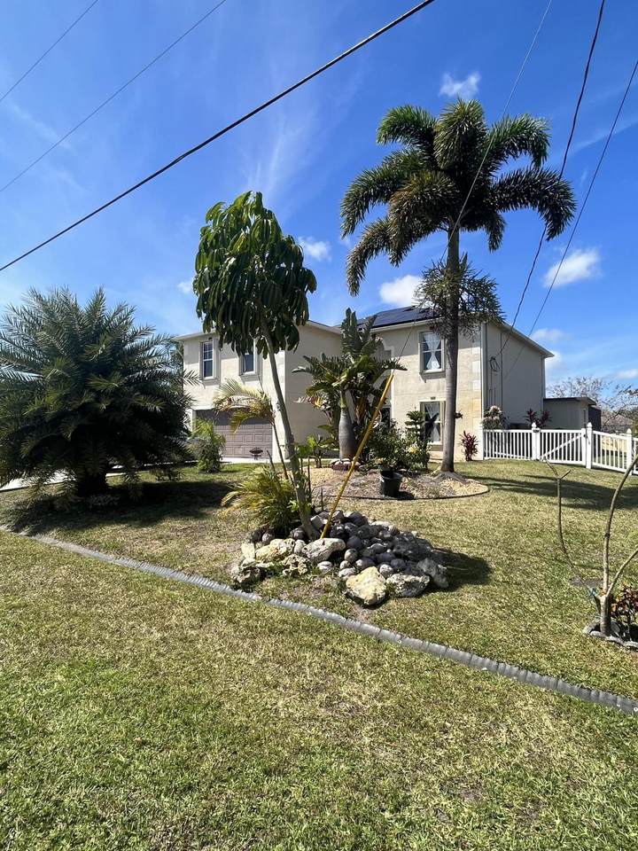 991 Bywood Avenue - Photo 1