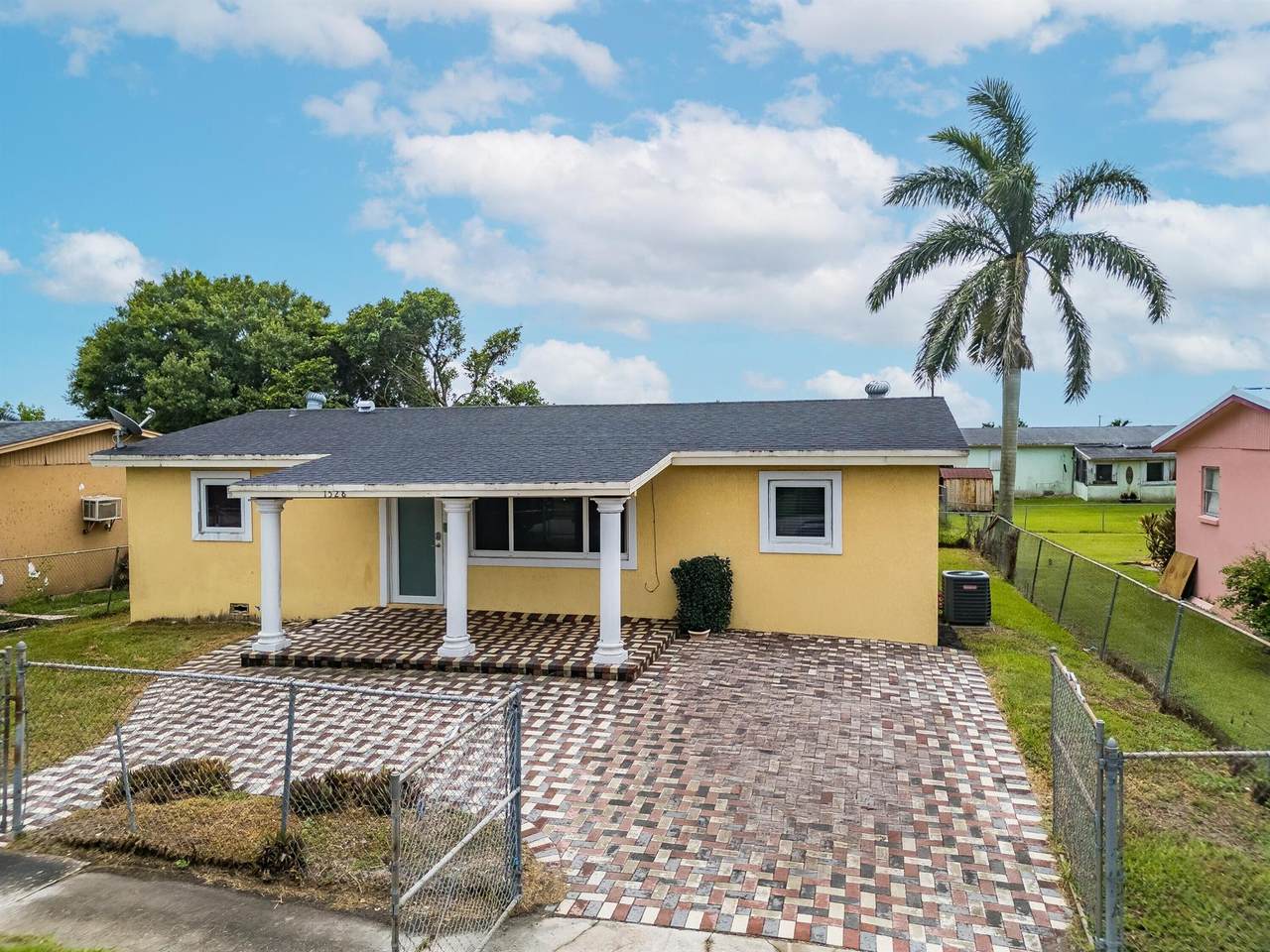 1528 Singletary Avenue - Photo 1