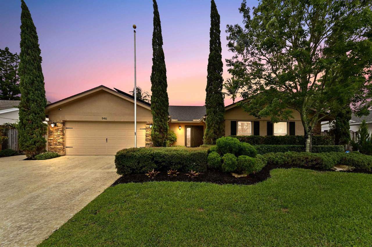 946 10th Street - Photo 1