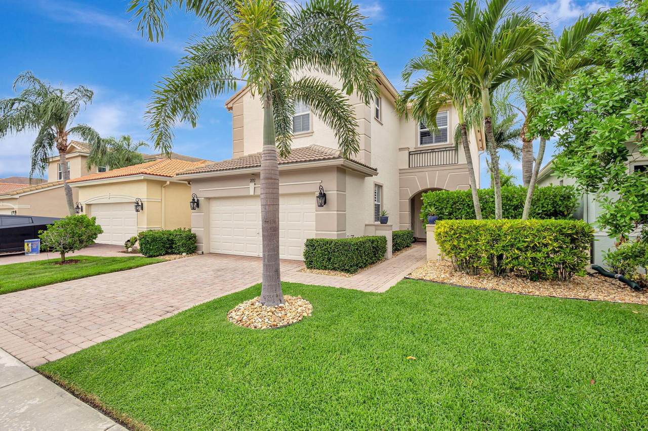 202 Isle Verde Way - Photo 1