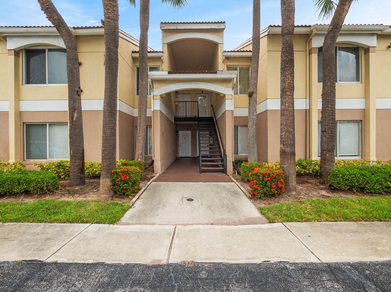 815 Boynton Beach Boulevard - Photo 1