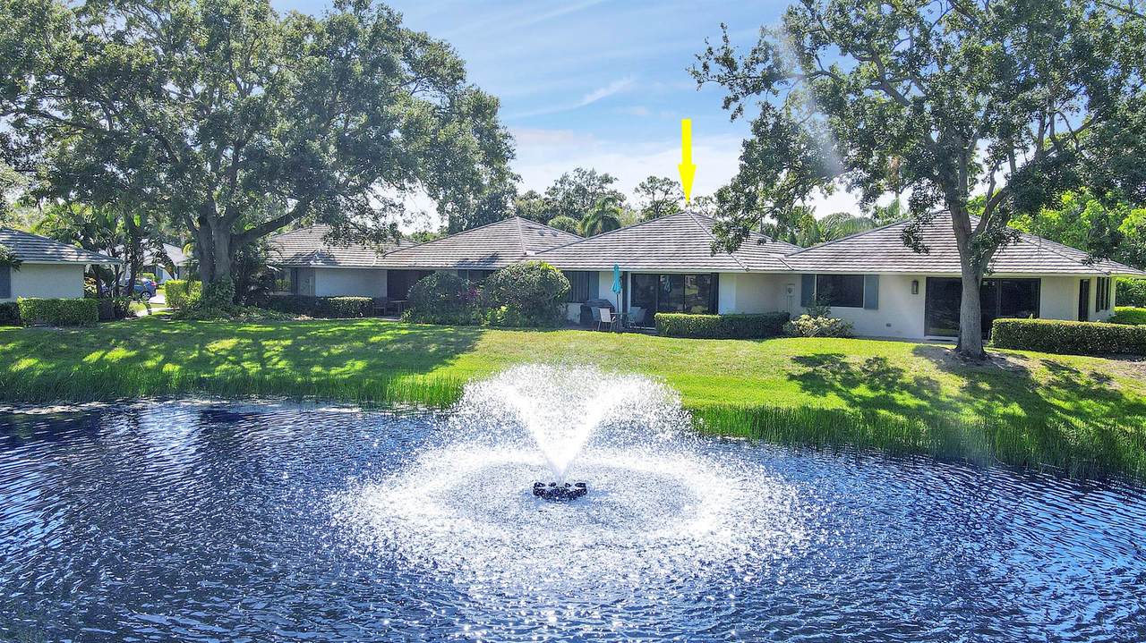 909 Club Drive - Photo 1