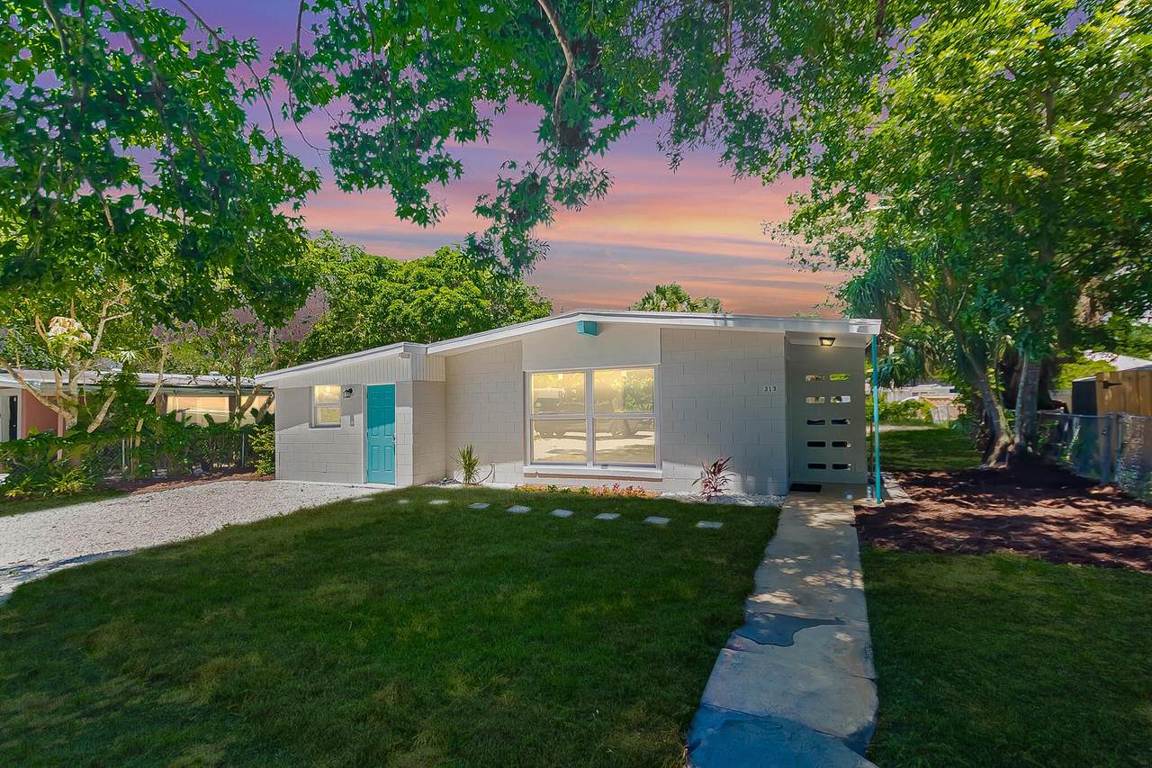 313 21st Street - Photo 1