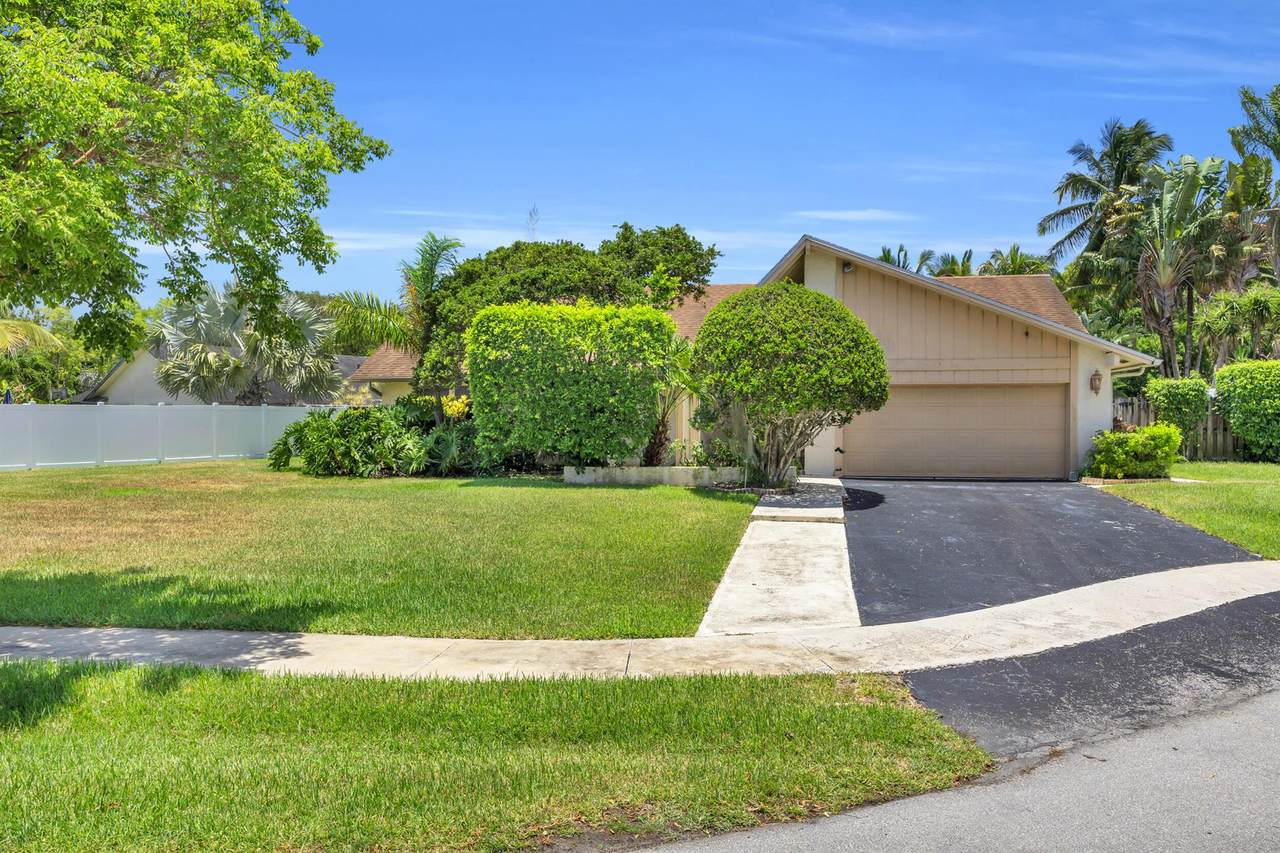 9070 16th Street - Photo 1