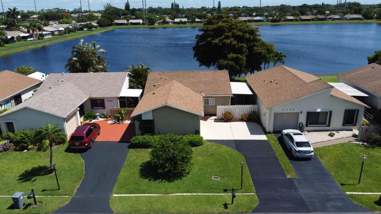 5373 Mirror Lakes Boulevard - Photo 1