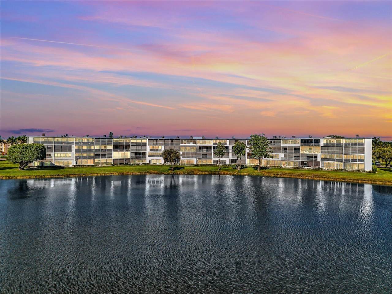 2083 Guildford E - Photo 1