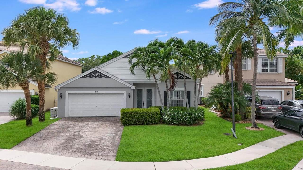 212 Kensington Way - Photo 1