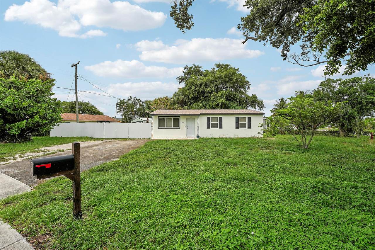 3401 F Avenue - Photo 1