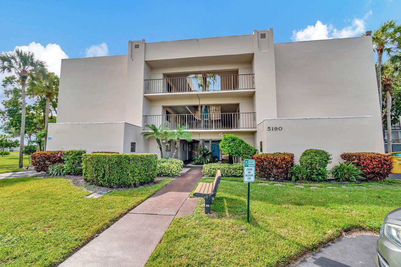 5190 Las Verdes Circle - Photo 1