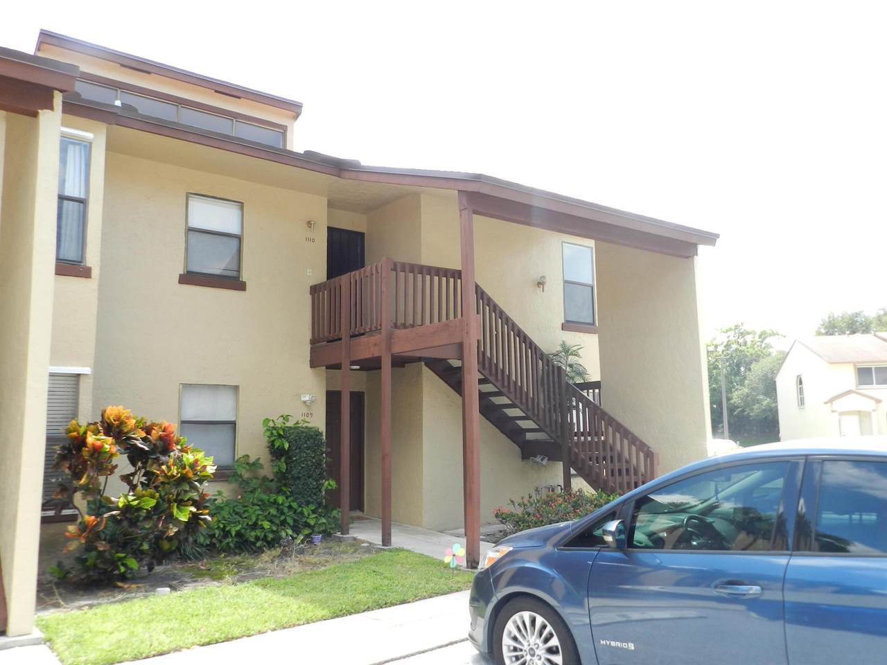 1110 Lakeview Dr East - Photo 1
