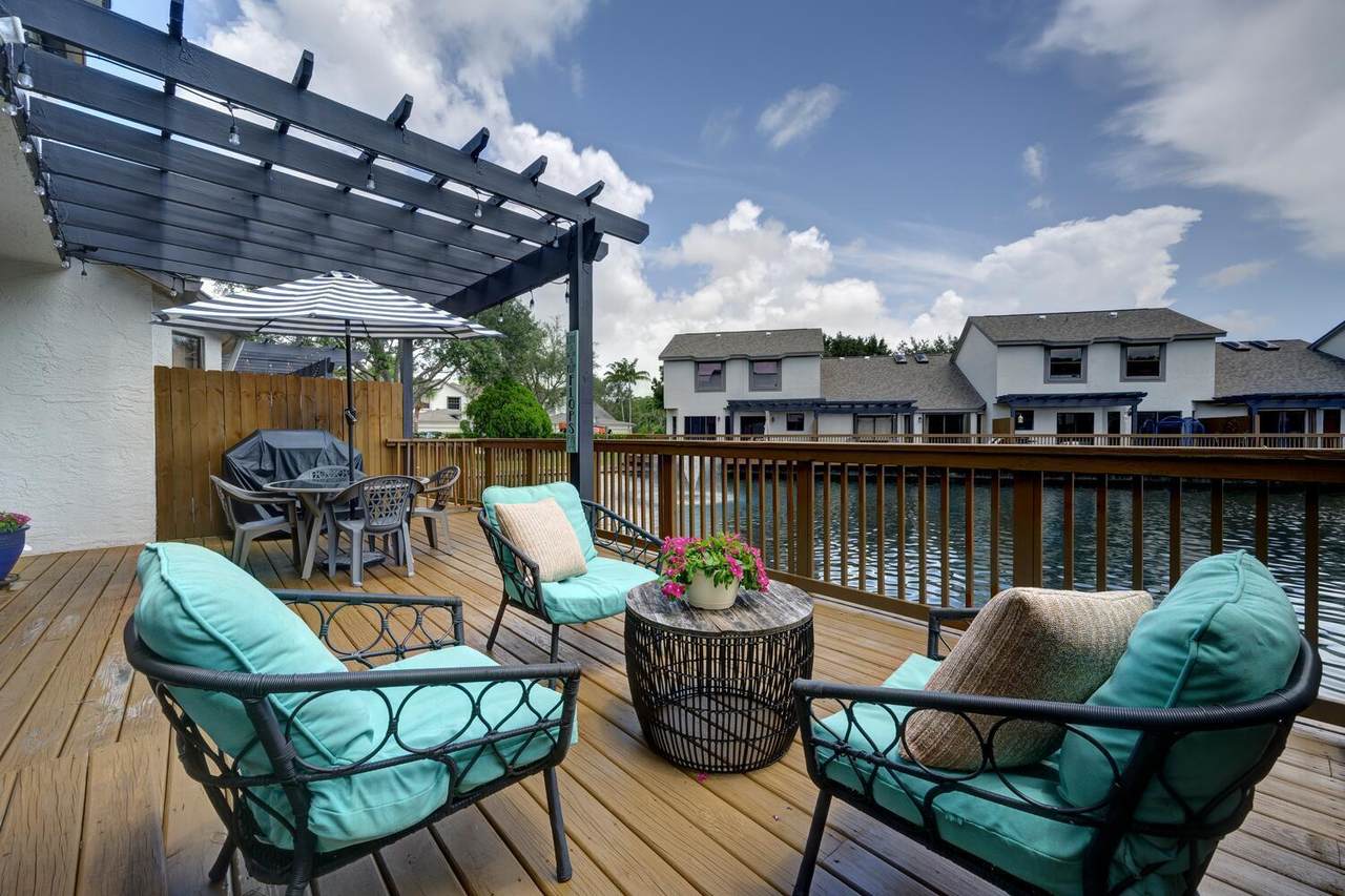 1006 Landings Boulevard - Photo 1