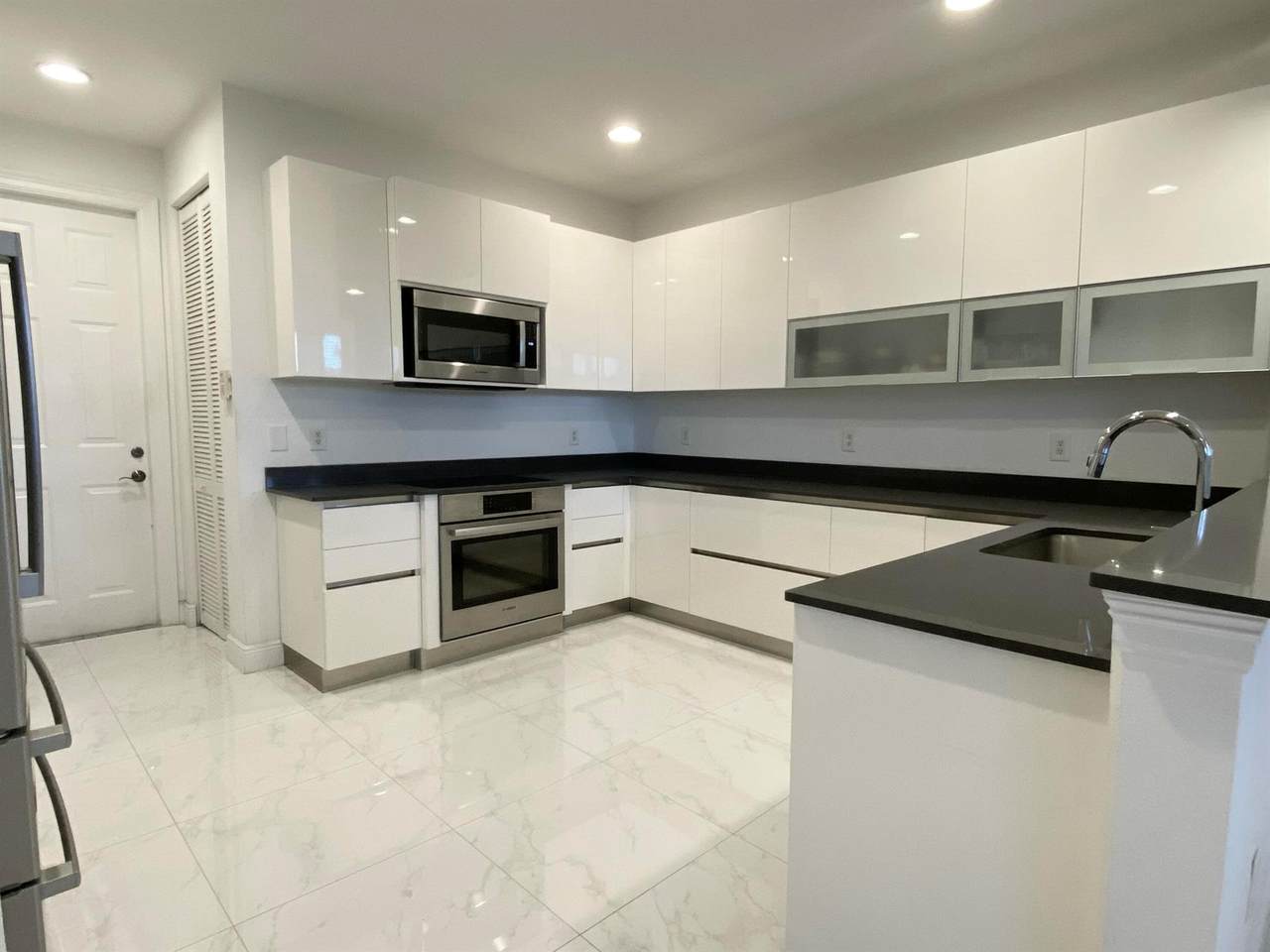 850 Millbrae Court - Photo 1