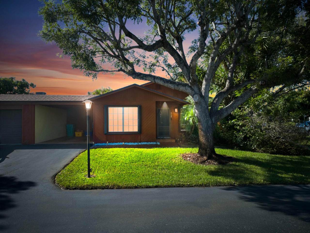 517 27th Terrace - Photo 1