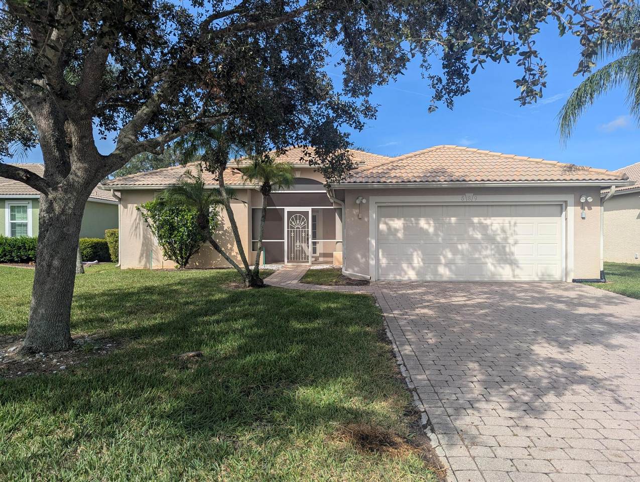 589 Waverly Circle - Photo 1