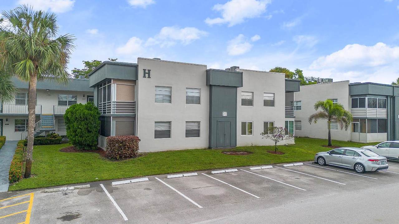 339 Normandy H - Photo 1