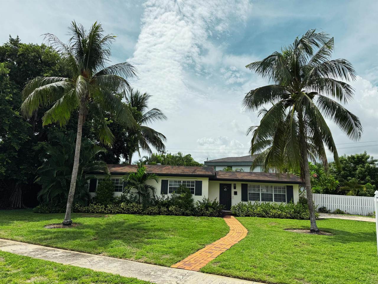 300 7th Street - Photo 1