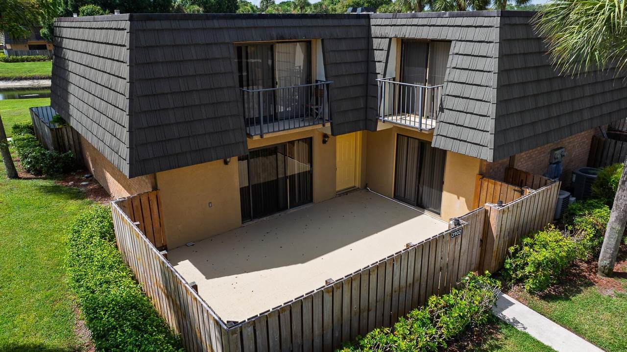 3902 39th Way - Photo 1