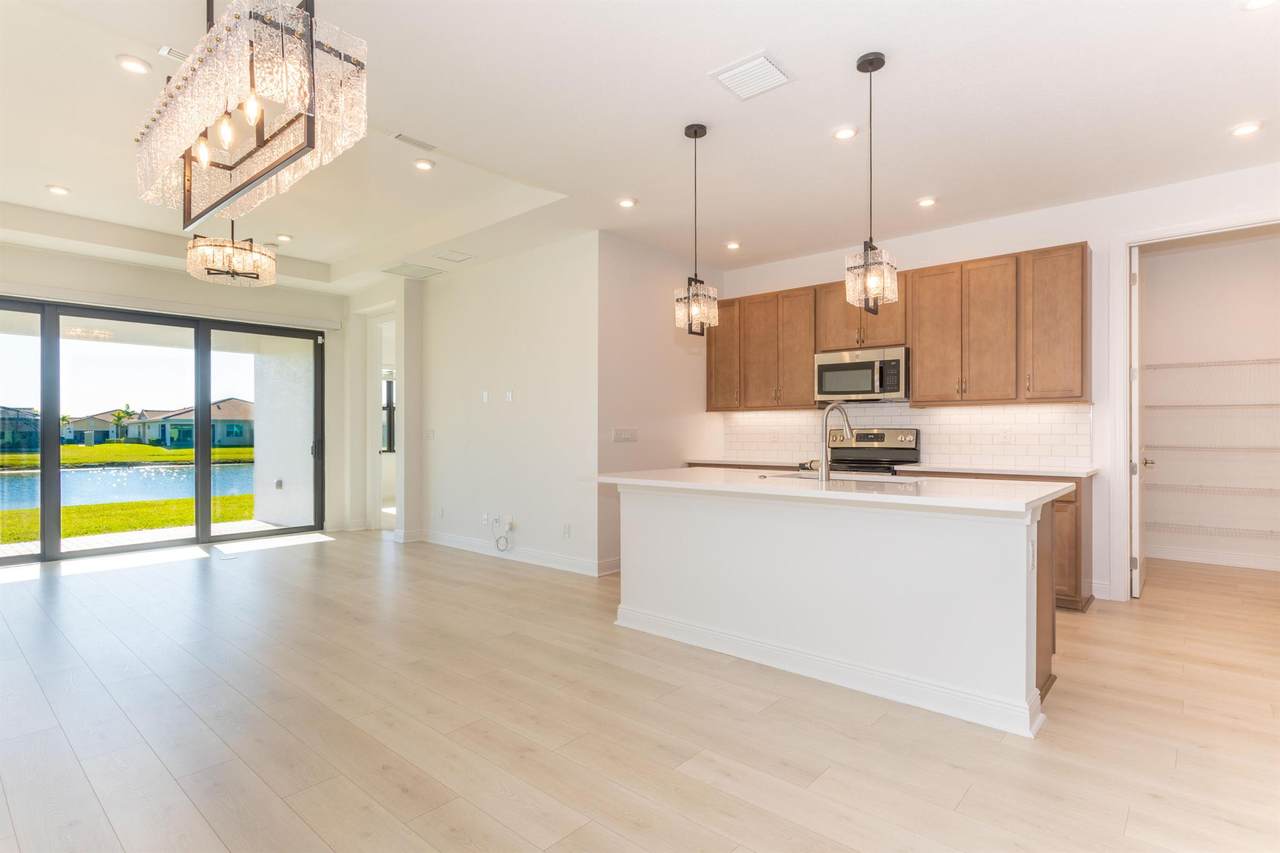 27093 Viterbo Way - Photo 1