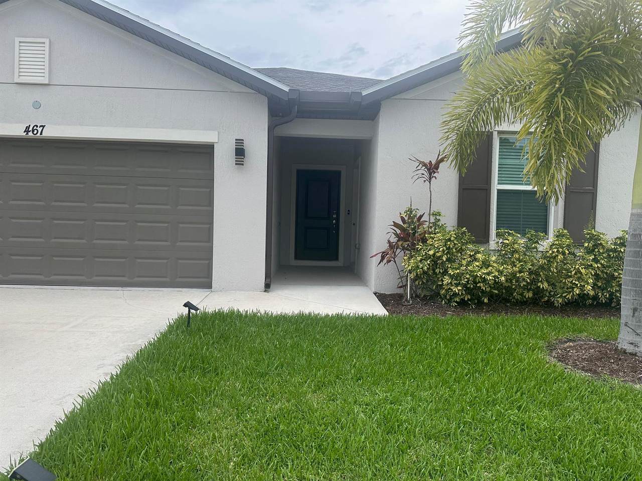 467 Jeanne Avenue - Photo 1