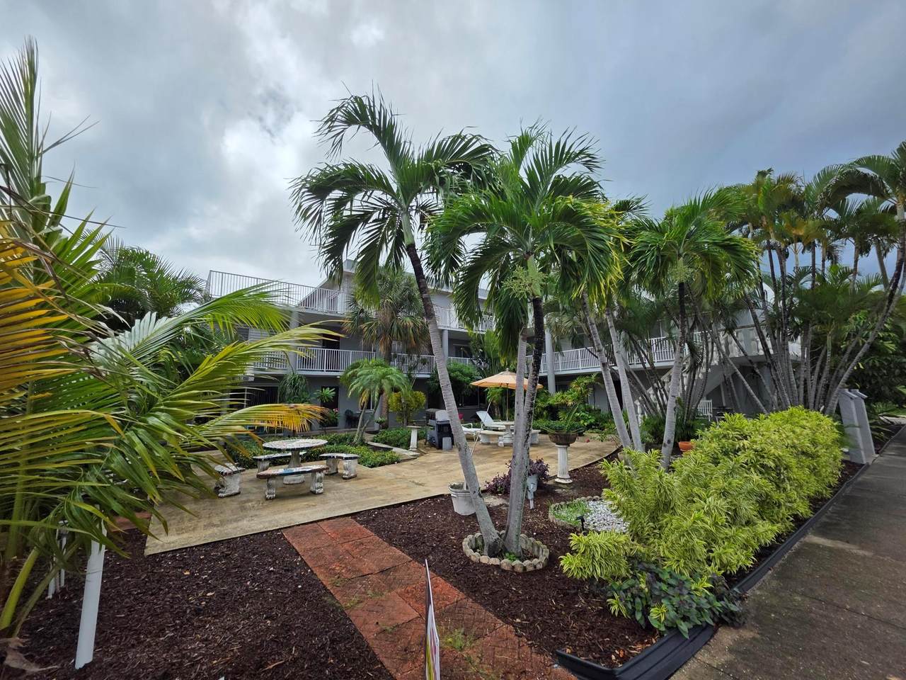 201 Lakeside Drive - Photo 1