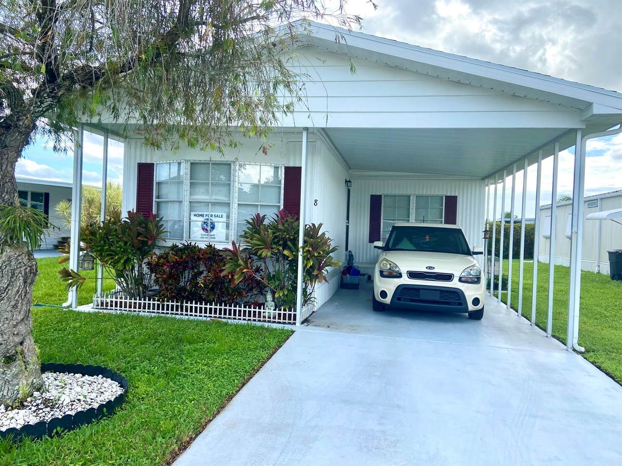 8 Florencia Ln - Photo 1