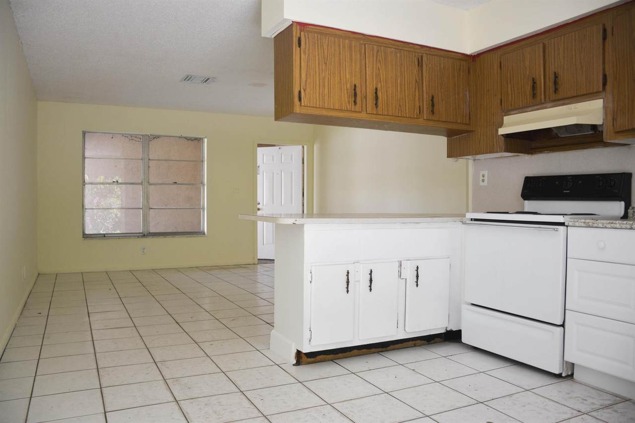 1718 Juno Road - Photo 1