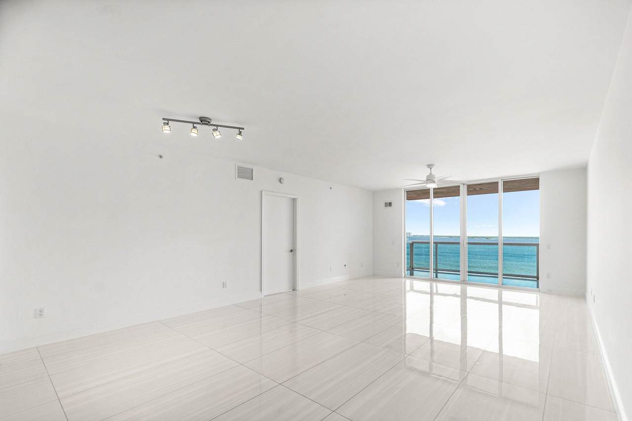 https://bt-photos.global.ssl.fastly.net/beaches/1280_boomver_2_R11128761-2.jpg