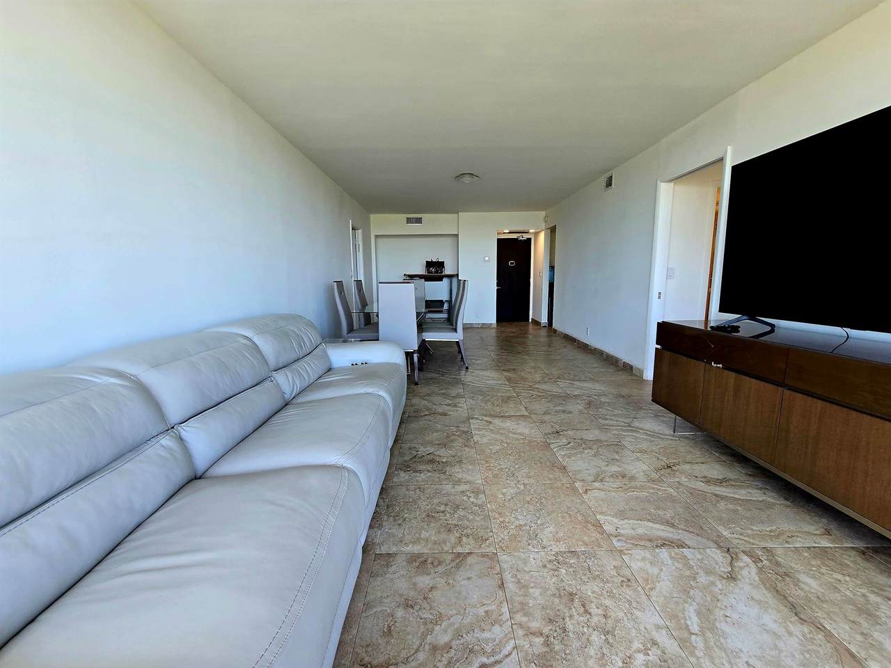 https://bt-photos.global.ssl.fastly.net/beaches/1280_boomver_2_R11129006-2.jpg