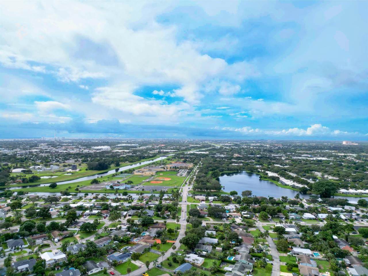 359 Garden Boulevard - Photo 1