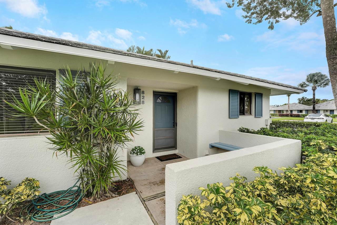 828 Club Drive - Photo 1