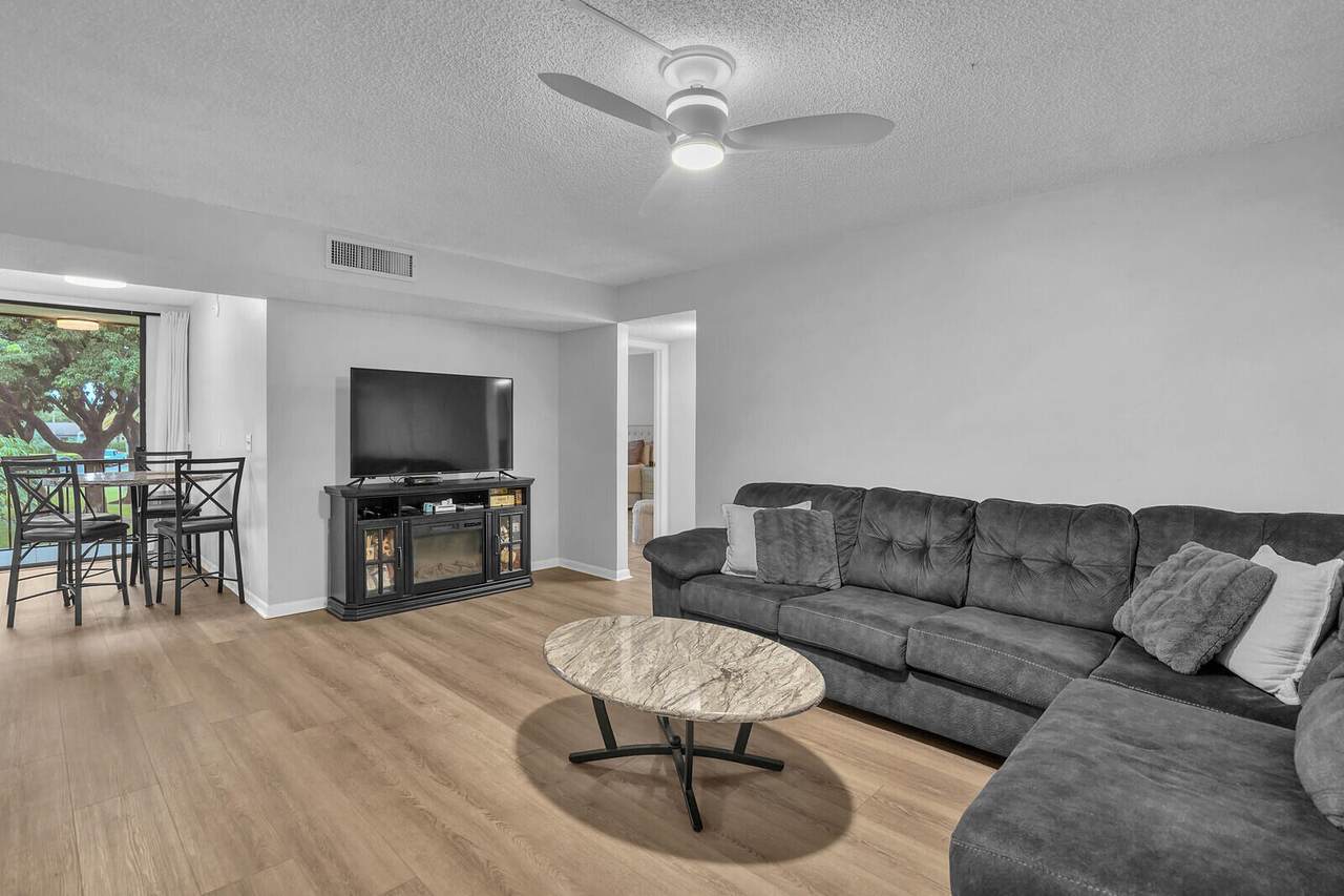 5190 Las Verdes Circle - Photo 1